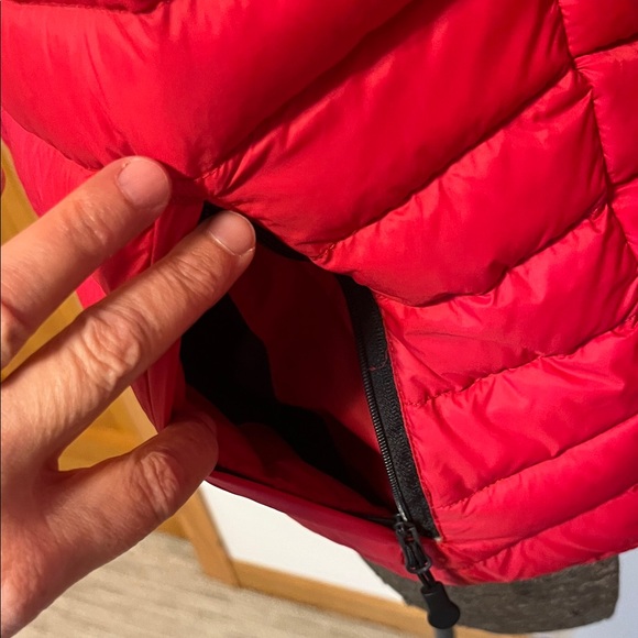 Scandinavian Explorer Down Puffer Jacket, hooded, red w/black details, size XL - Picture 5 of 12